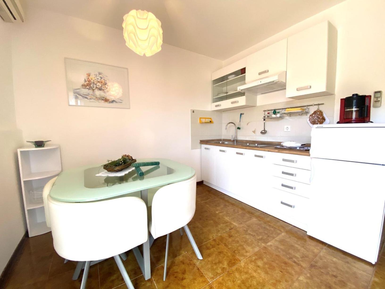 Apartmani Mavrinac ネレジネ エクステリア 写真