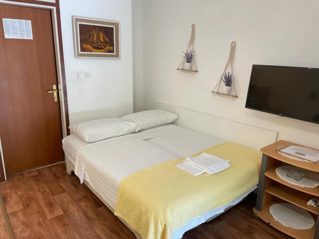 Apartmani Mavrinac ネレジネ 部屋 写真