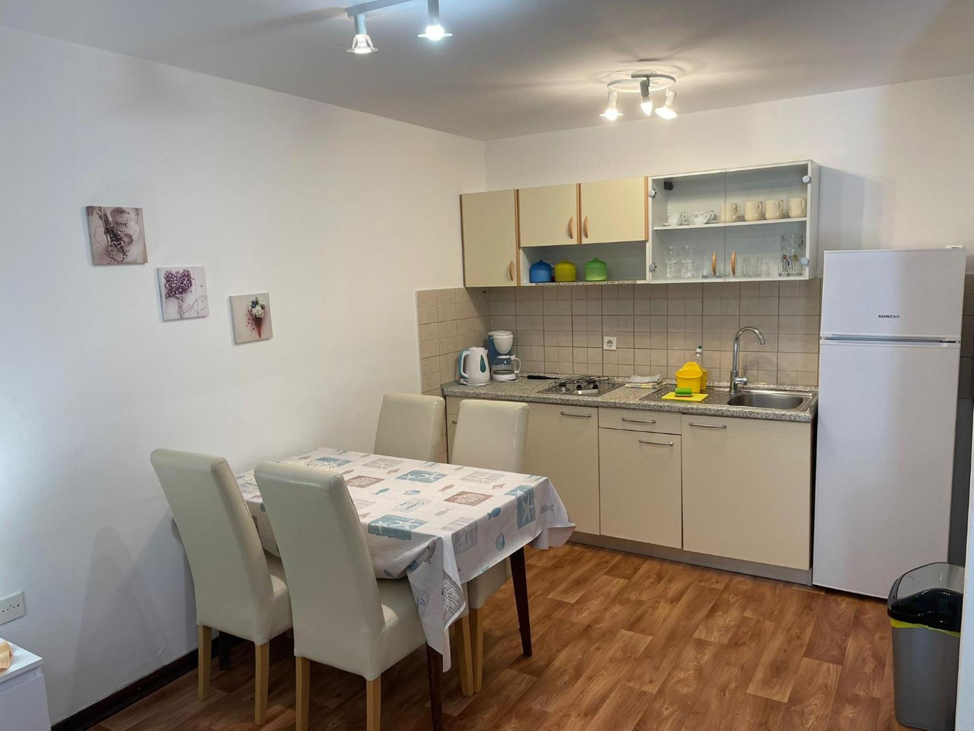 Apartmani Mavrinac ネレジネ 部屋 写真